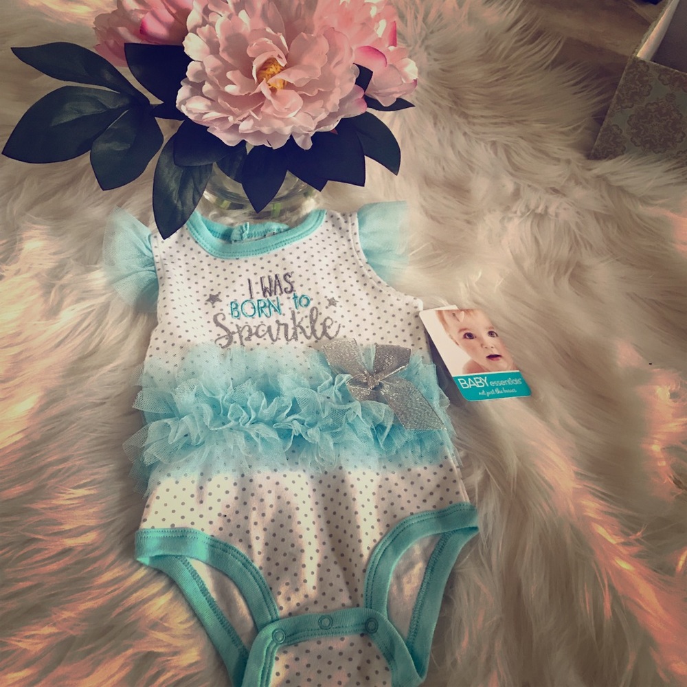 Lot of Girl baby clothes up to 6 months.